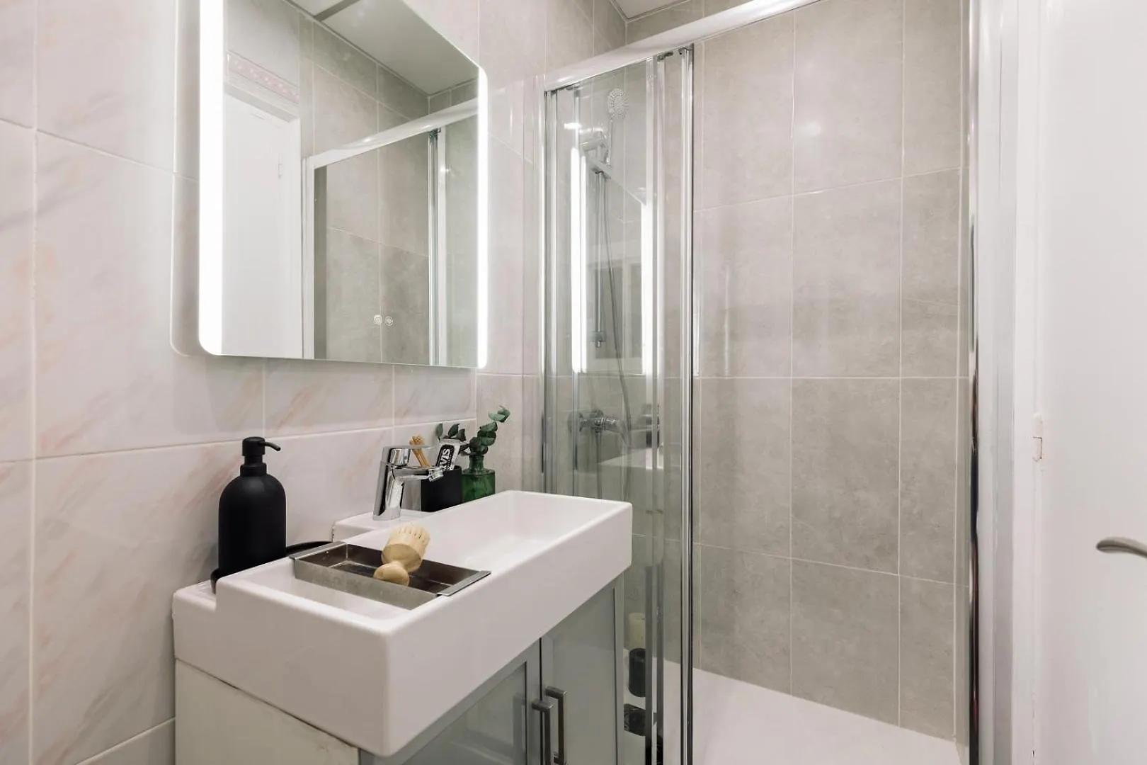 Holzer - 2 Bedrooms In Sant Antoni Barcelona Spanien