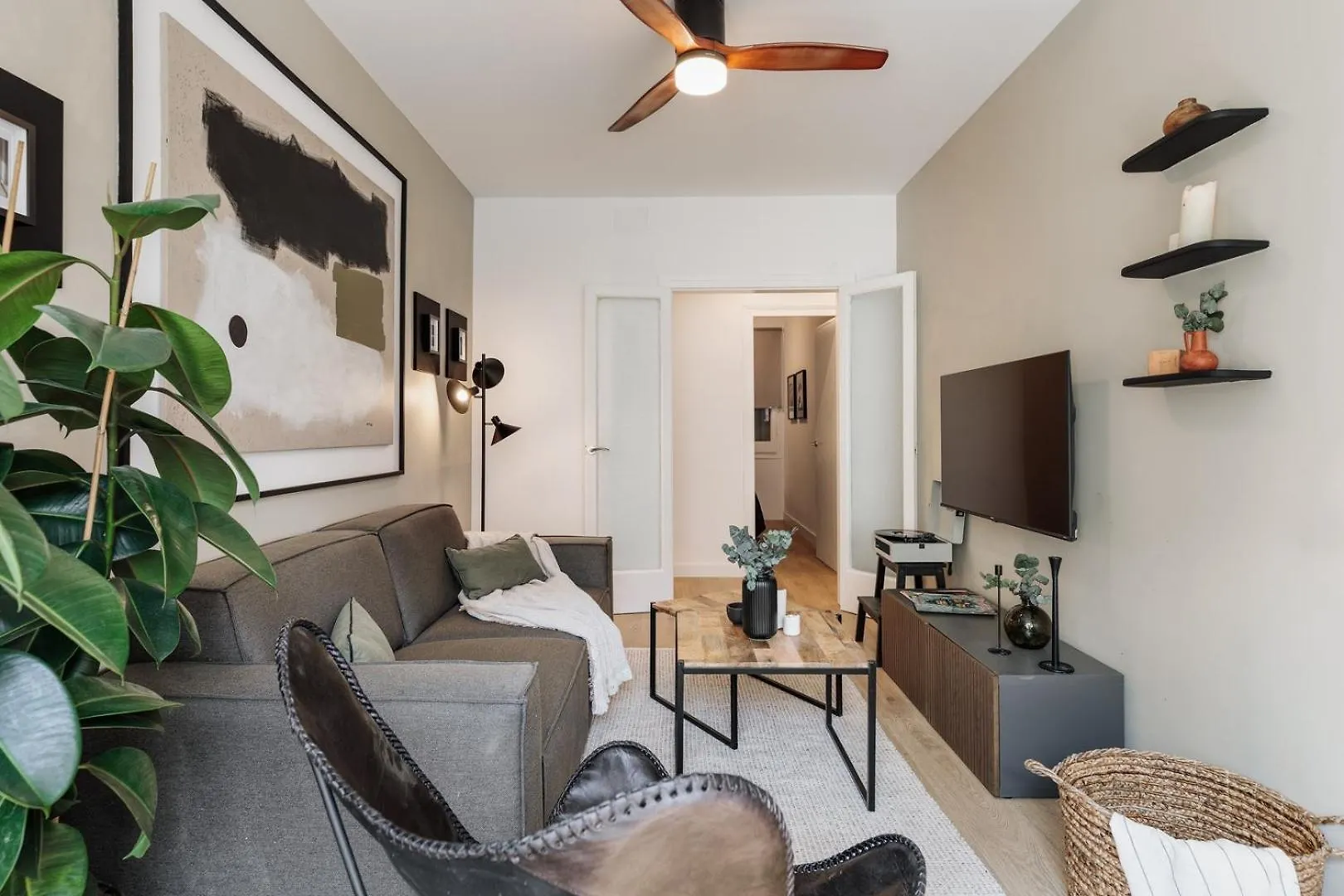 Holzer - 2 Bedrooms In Sant Antoni Barcelona Lägenhet